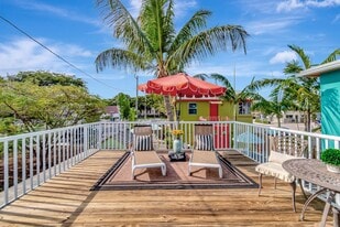 Private Deck for you - 15 N Ocean Breeze
