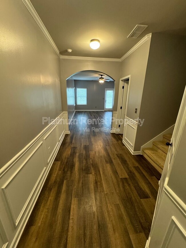 Building Photo - 5745 Woodside Crossing