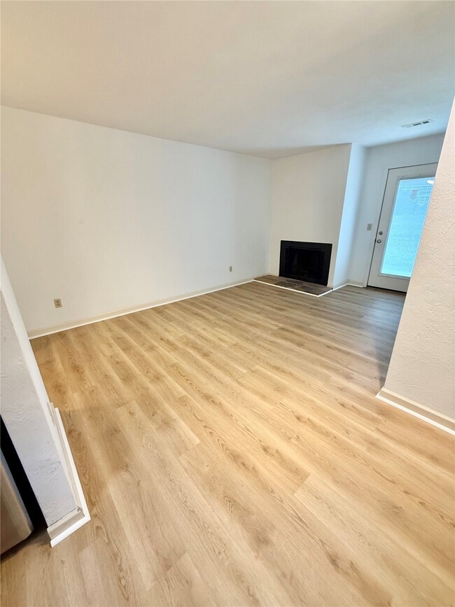 Building Photo - 122 Ashley Dr