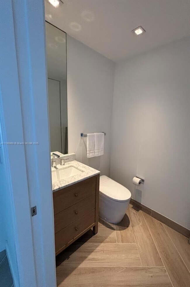 Building Photo - 2201 Collins Ave