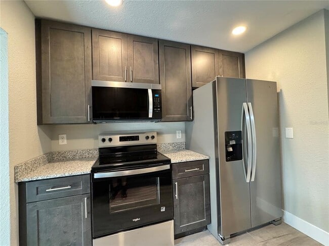 Building Photo - 2346 Section Dr