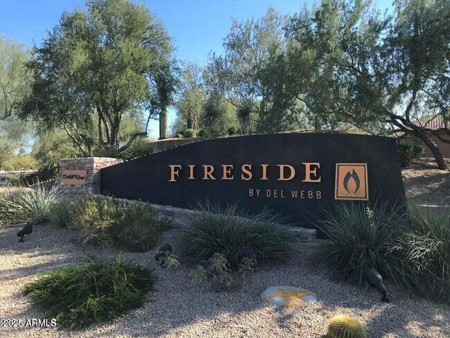 Building Photo - 3838 E Cat Balue Dr