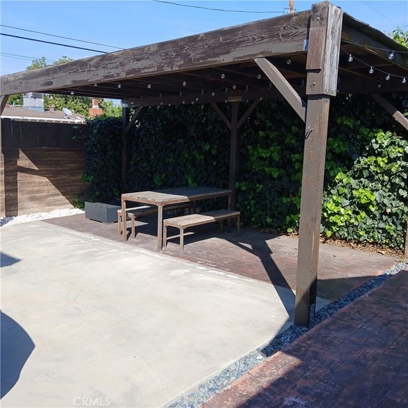 Building Photo - 16043 San Fernando Mission Blvd