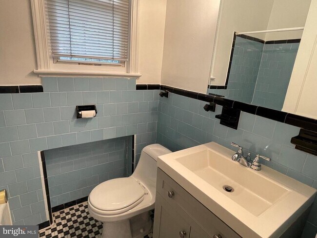 Building Photo - 600 I St NE