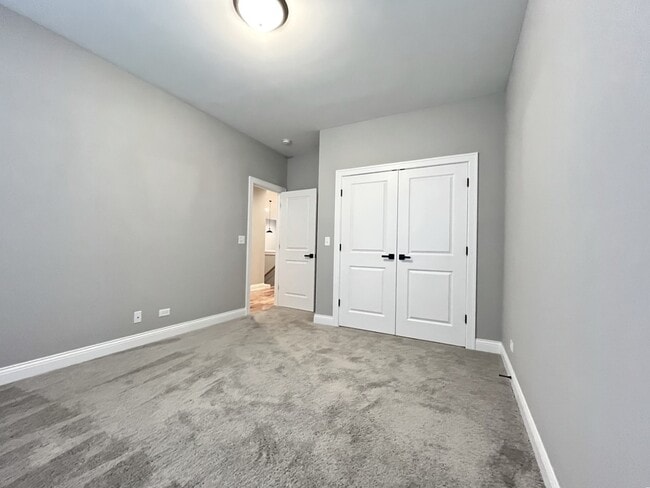 Building Photo - 724 Mallard Dr