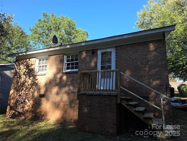 Building Photo - 2921 Coronet Way