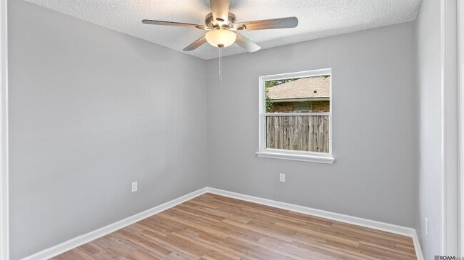 Building Photo - 826 Sherron Ave