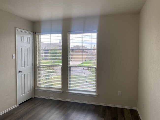 Building Photo - 3 BEDROOM WITH COMMUNITY POOL, BELTON ISD