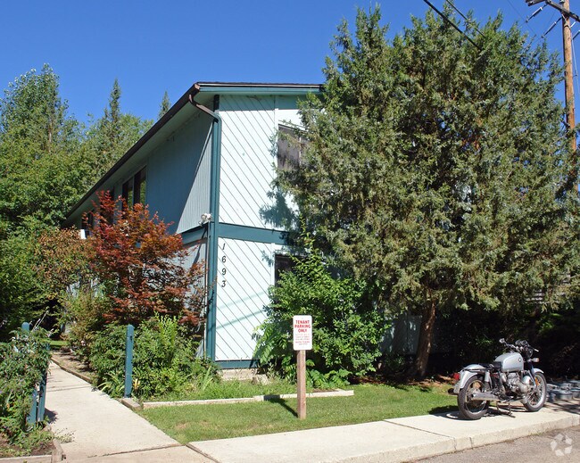 Primary Photo - 1693 S Federal Way