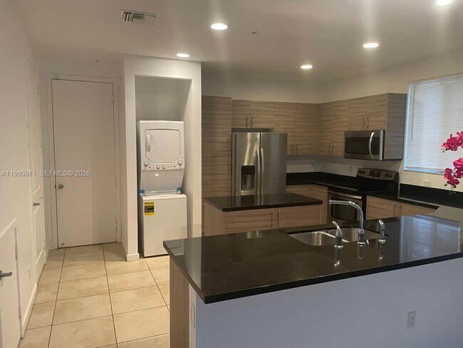 Building Photo - 2714 SW 81st Terrace