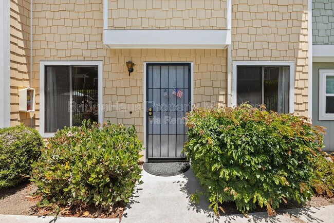 Building Photo - 7831 Rancho Fanita Dr