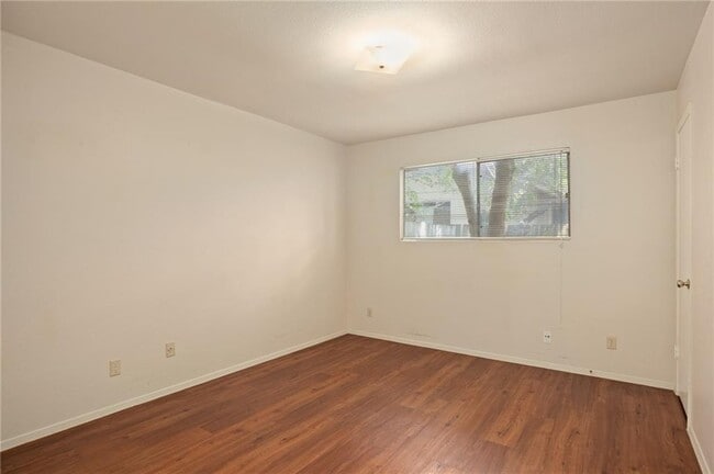 Building Photo - 12809 Copper Cliff Ave