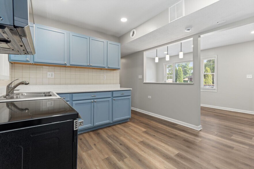 All new appliances - 465 W Main St