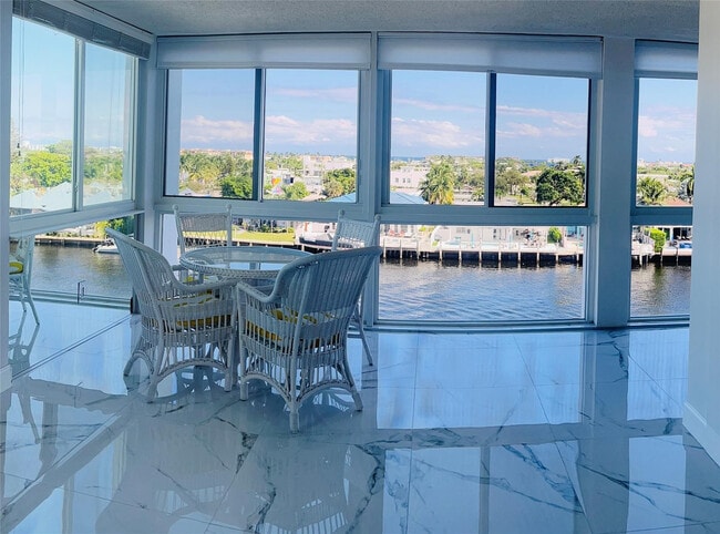 Building Photo - 3100 NE 49th St