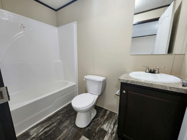 Building Photo - 99 Lincoln Dr