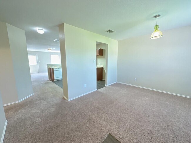 Building Photo - 1000 Bluff Meadow Cove