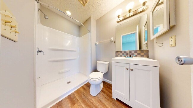 Building Photo - 6671 Warriner Way