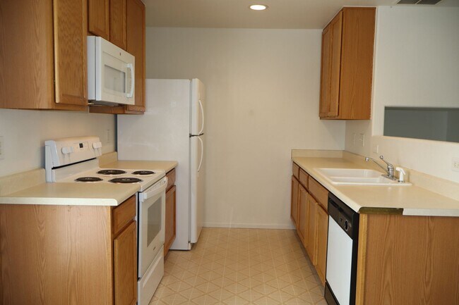 Building Photo - Chic Two-Story Home with Outdoor Area + $2...