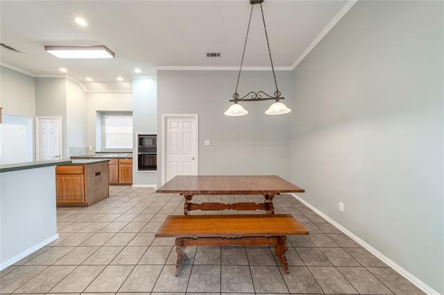 Building Photo - 3200 Heatherbrook Dr