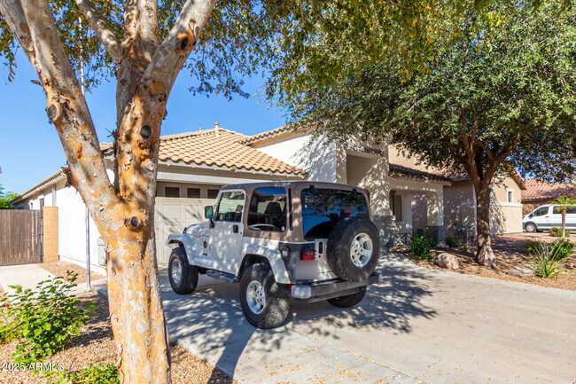 Building Photo - 1444 E Baker Dr