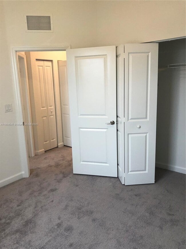 Building Photo - 2610 SE 13th St