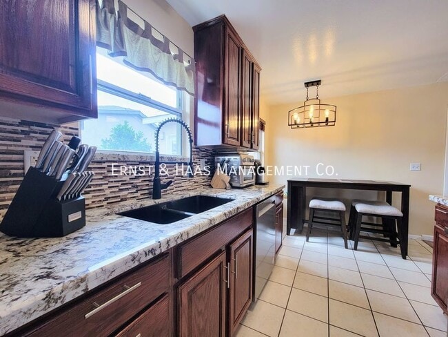 Building Photo - 21417 Rossford Ave