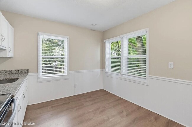 Building Photo - 4015 Valley View Dr
