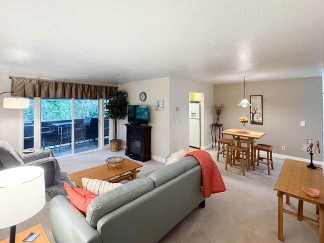 Building Photo - 2245 Minerva Way