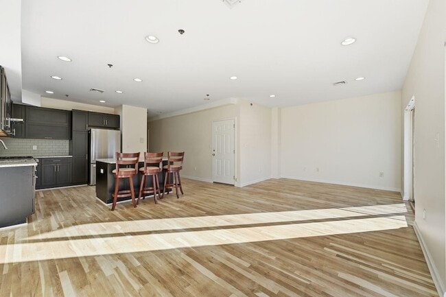 Building Photo - 86 Clinton St