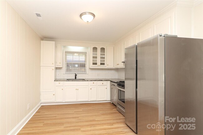 Building Photo - 937 Green Cir Dr