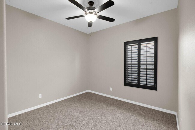 Building Photo - 871 Maple Park Ave