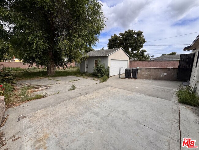 Building Photo - 3260 Oregon Ave
