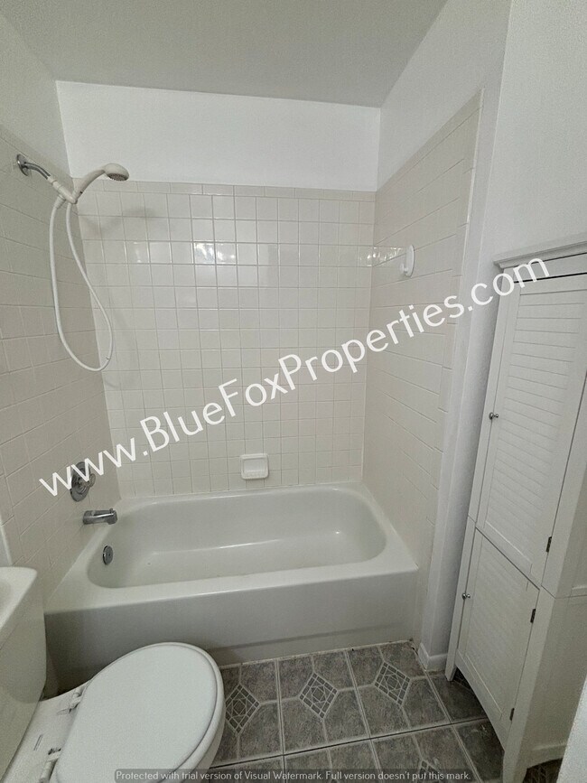 Building Photo - 9042 E Muleshoe St