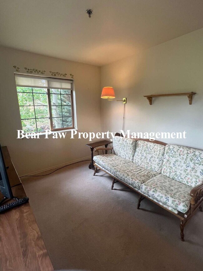 Building Photo - Two bedroom in Rocky Village!!