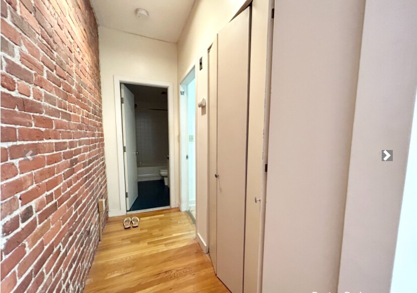 Building Photo - 71 Gainsborough St