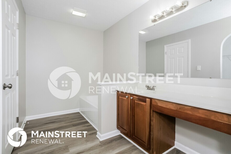 Building Photo - 4945 Mary Louise Ct