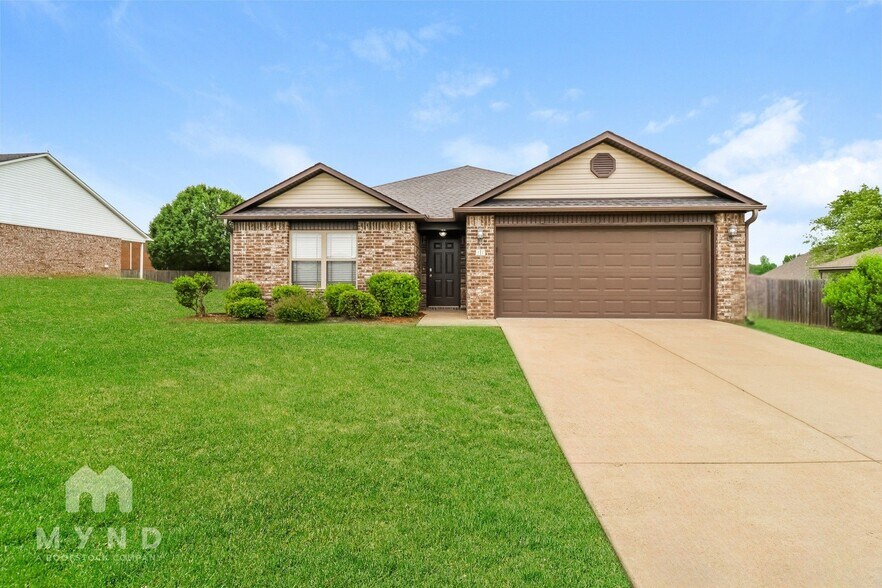 Building Photo - 17 Bristol Dr