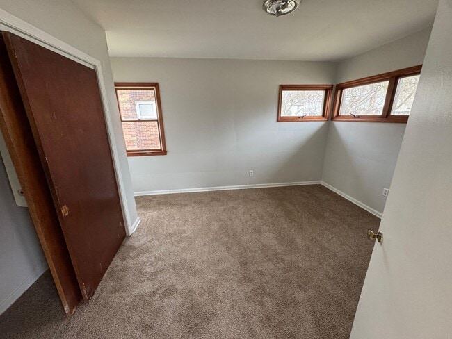 Building Photo - Newly renovated Tulip street