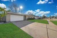 Building Photo - House For Rent