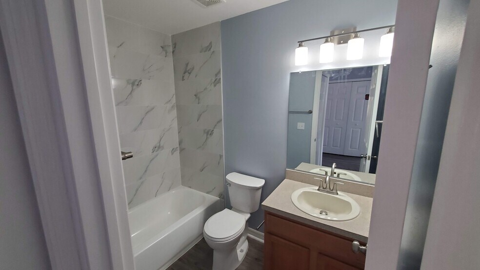 Building Photo - 8007 Sutton Terrace Ln