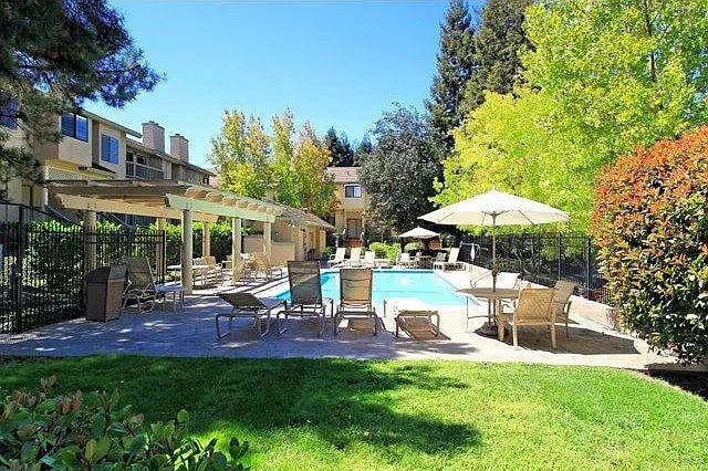 Building Photo - "Charming 2-Bed, 2-Bath Retreat in the Heart of Santa Clara!"
