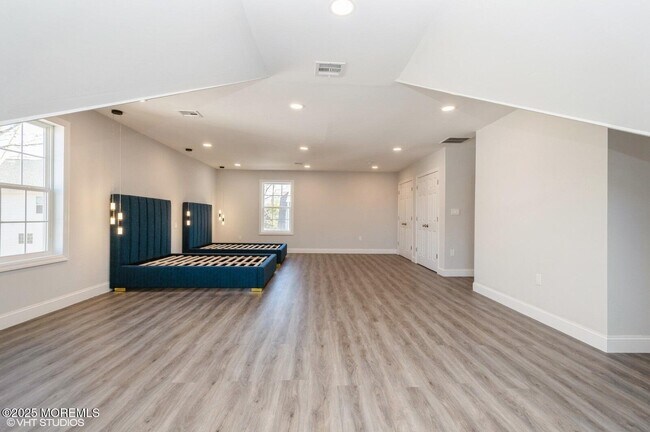Building Photo - 2019 Oakhurst Pkwy