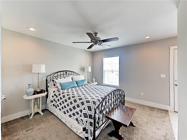 Building Photo - 6519 W Pleasant Way