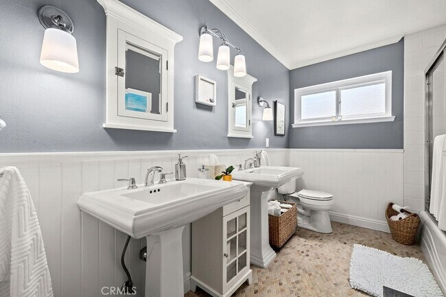 Building Photo - 33232 Sea Bright Dr