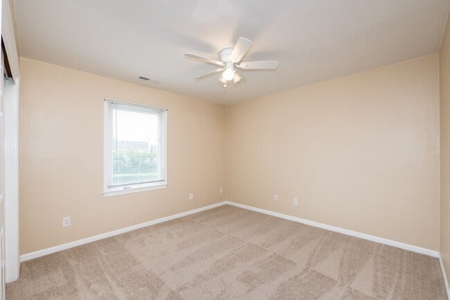 Building Photo - 5 Bedroom, 2.5 Bath Home for Rent in Salem Woods