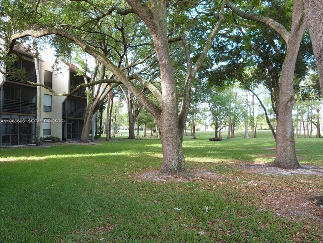 Building Photo - 6751 N University Dr