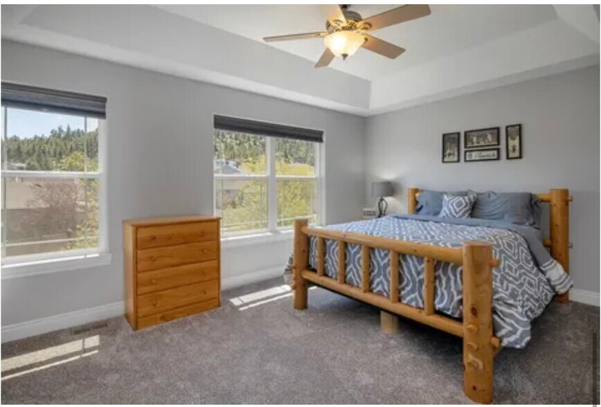 Building Photo - 3030 Saddle Dr