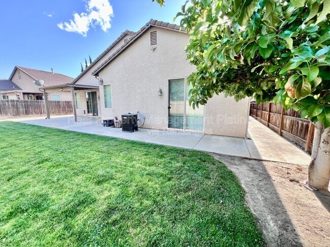 Building Photo - 2143 S Shirley Ave