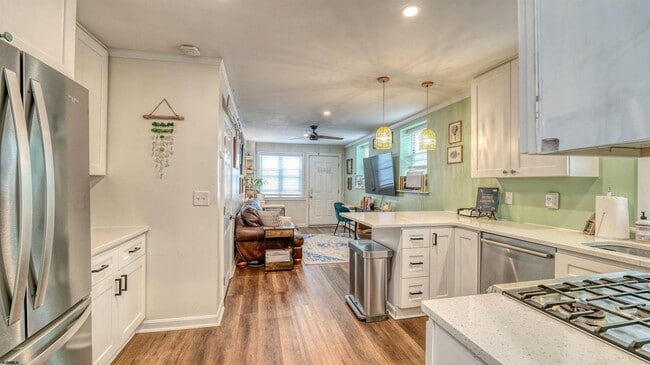 Building Photo - 117 Newport Ct