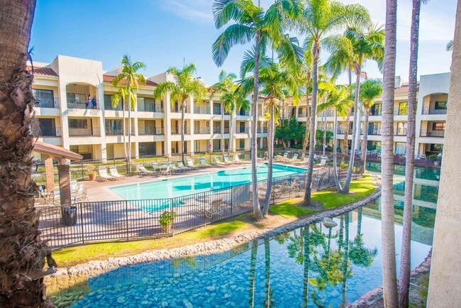 Building Photo - Updated 2 BR- 2 BA in FOUNTAIN VALLEY